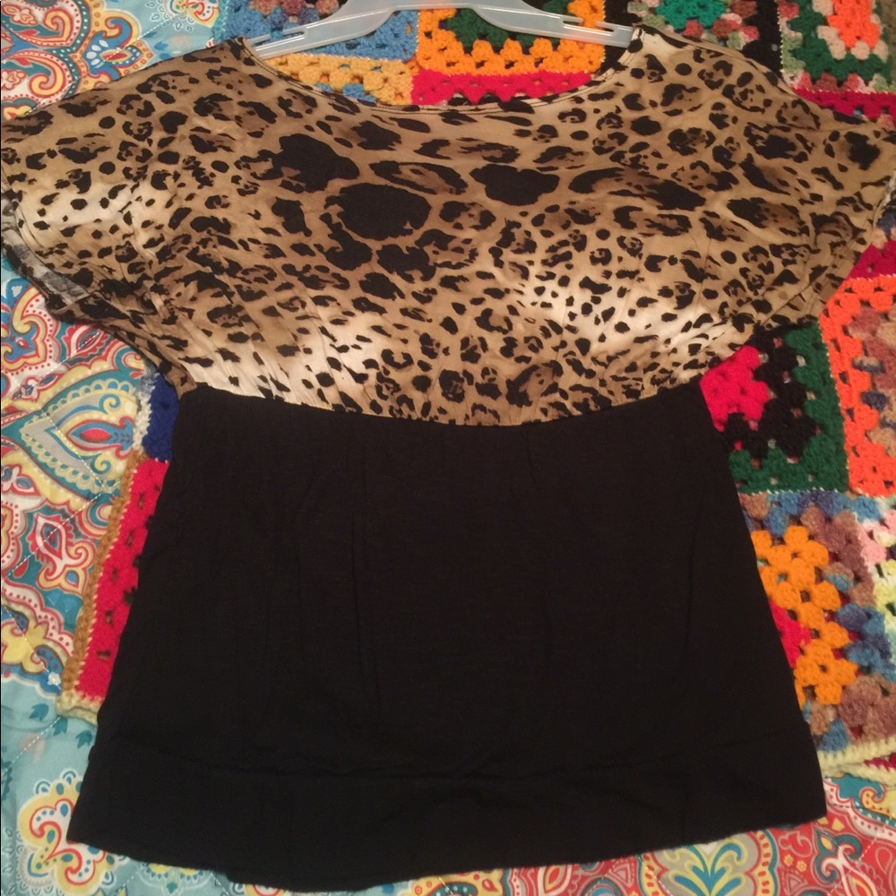 Leopard Black fitted Large top